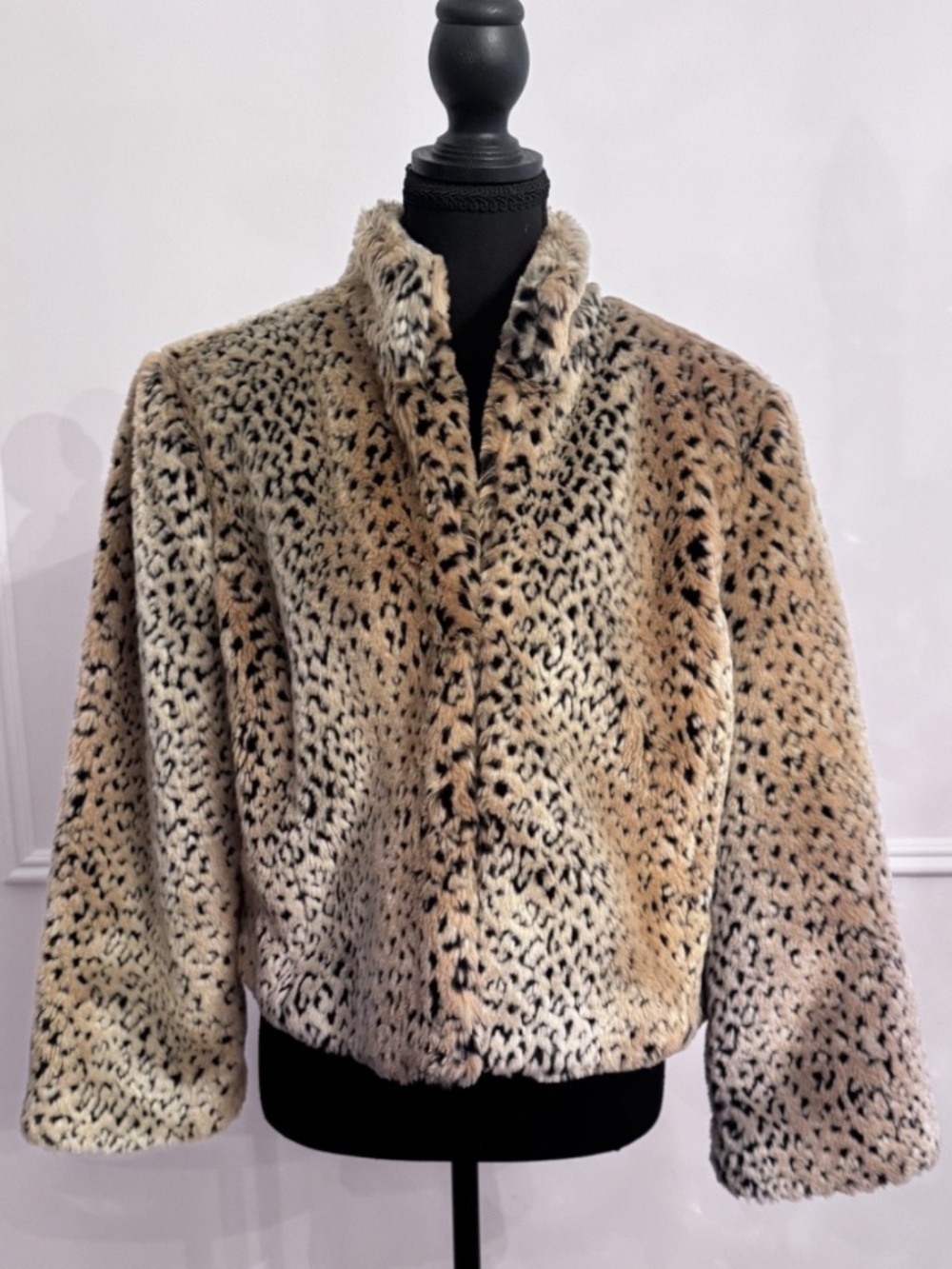 Leopard Faux Fur Short Jacket Donna Degnan Size Large Pre-Owned Animal Print